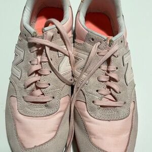 NEW BALANCE 696 Pink Suede Running Shoes Womens Size 9 Sneakers WL696STG